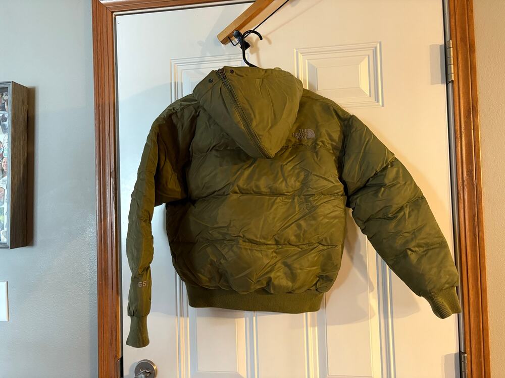 The North Face Women's 550 Goose Down Jacket with Faux Fur Hood Olive Size XS